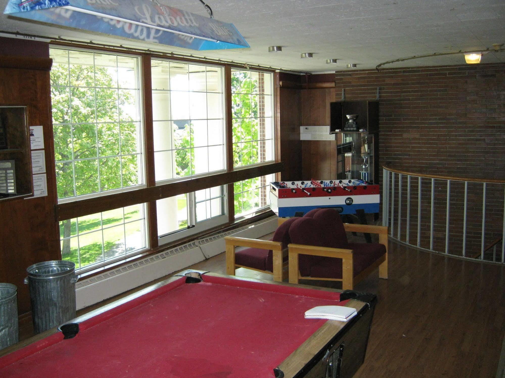 Unb Fredericton Accommodations Exterior photo