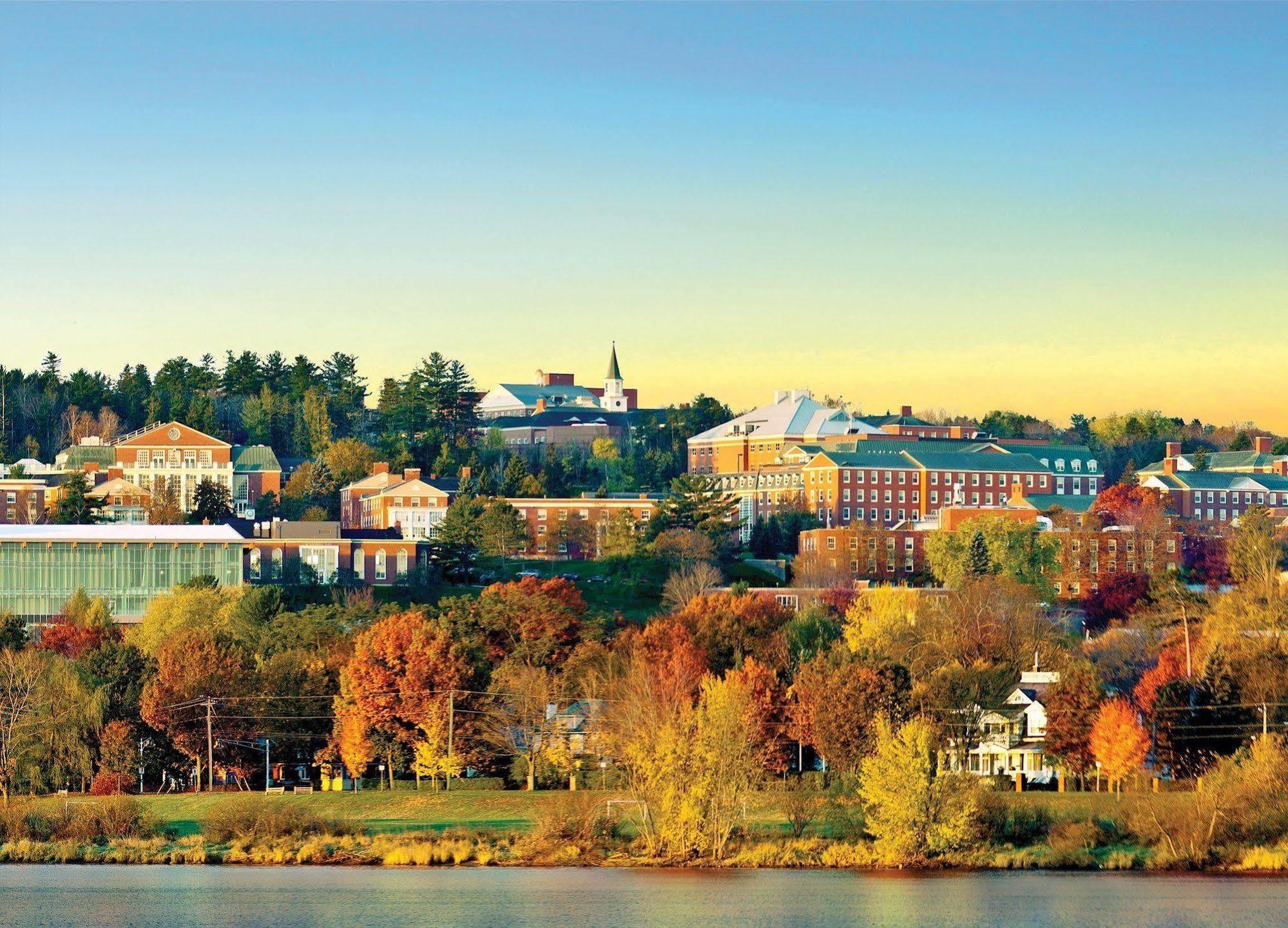Unb Fredericton Accommodations Exterior photo